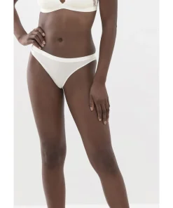 Mey Trusser<5 CHAMPAGNER - Poetry Fame Brasil