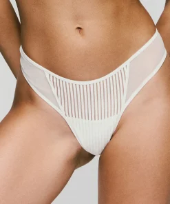 Sarda Trusser<CHT CHANTILLY - Radia String